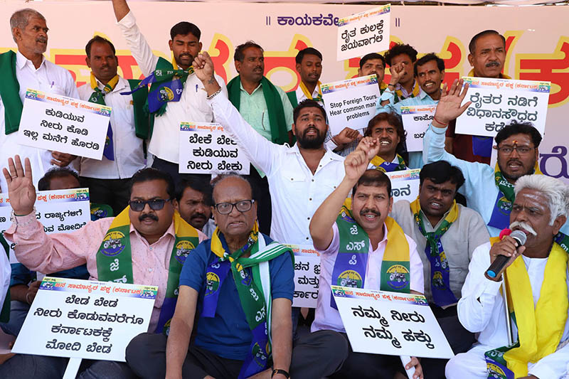 ಮಹಾದಾಯಿ ಸಮಸ್ಯೆ ಪರಿಹರಿಸದಿದ್ದರೆ ಕರ್ನಾಟಕಕ್ಕೆ ಕಾಲಿಡಬೇಡಿ: ಮೋದಿ ವಿರುದ್ದ ಚಂಪಾ ಆಕ್ರೋಶ